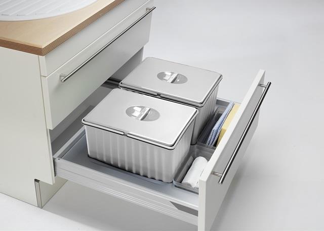 Wesco Pull Boy Flex Bins